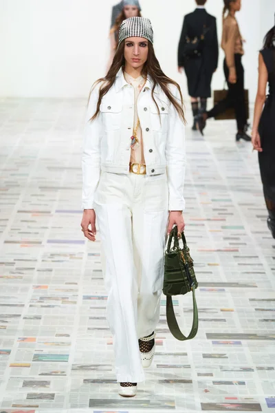 Look 27
